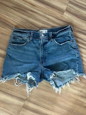 Abercrombie & Fitch 4” Mom Short High Rise